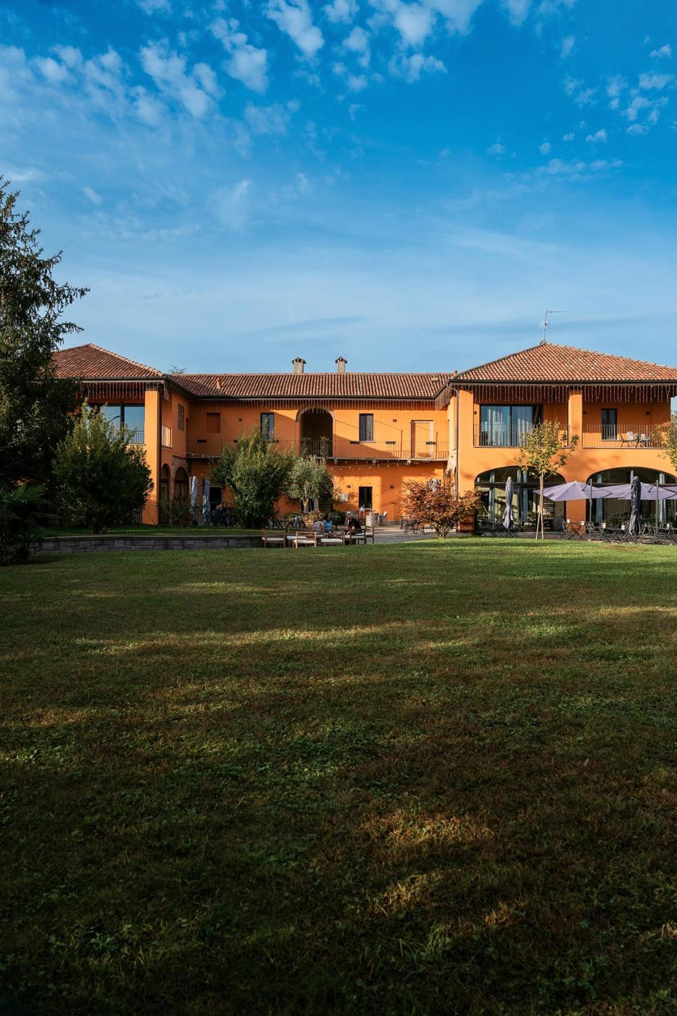 Equirelais Hotel Lomnago Exterior photo