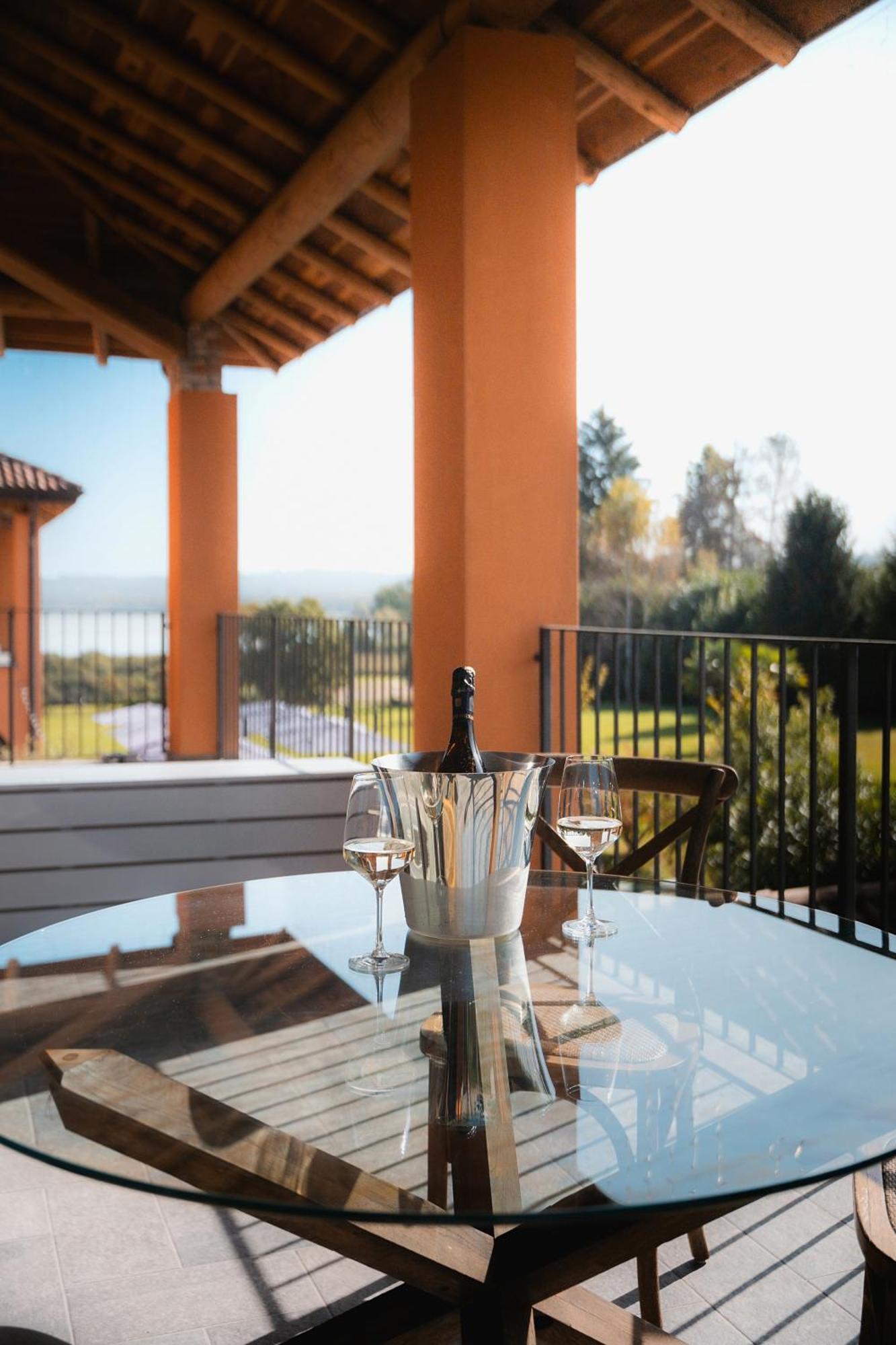 Equirelais Hotel Lomnago Exterior photo