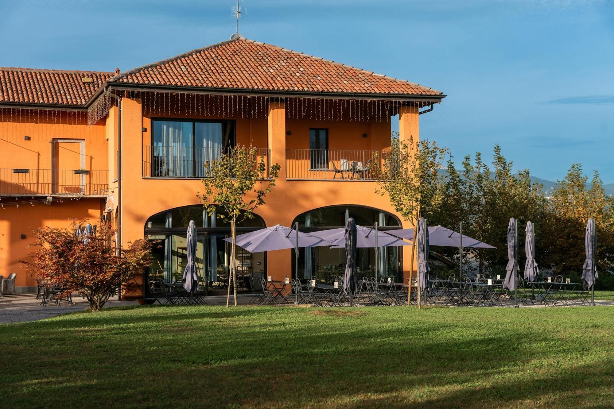 Equirelais Hotel Lomnago Exterior photo