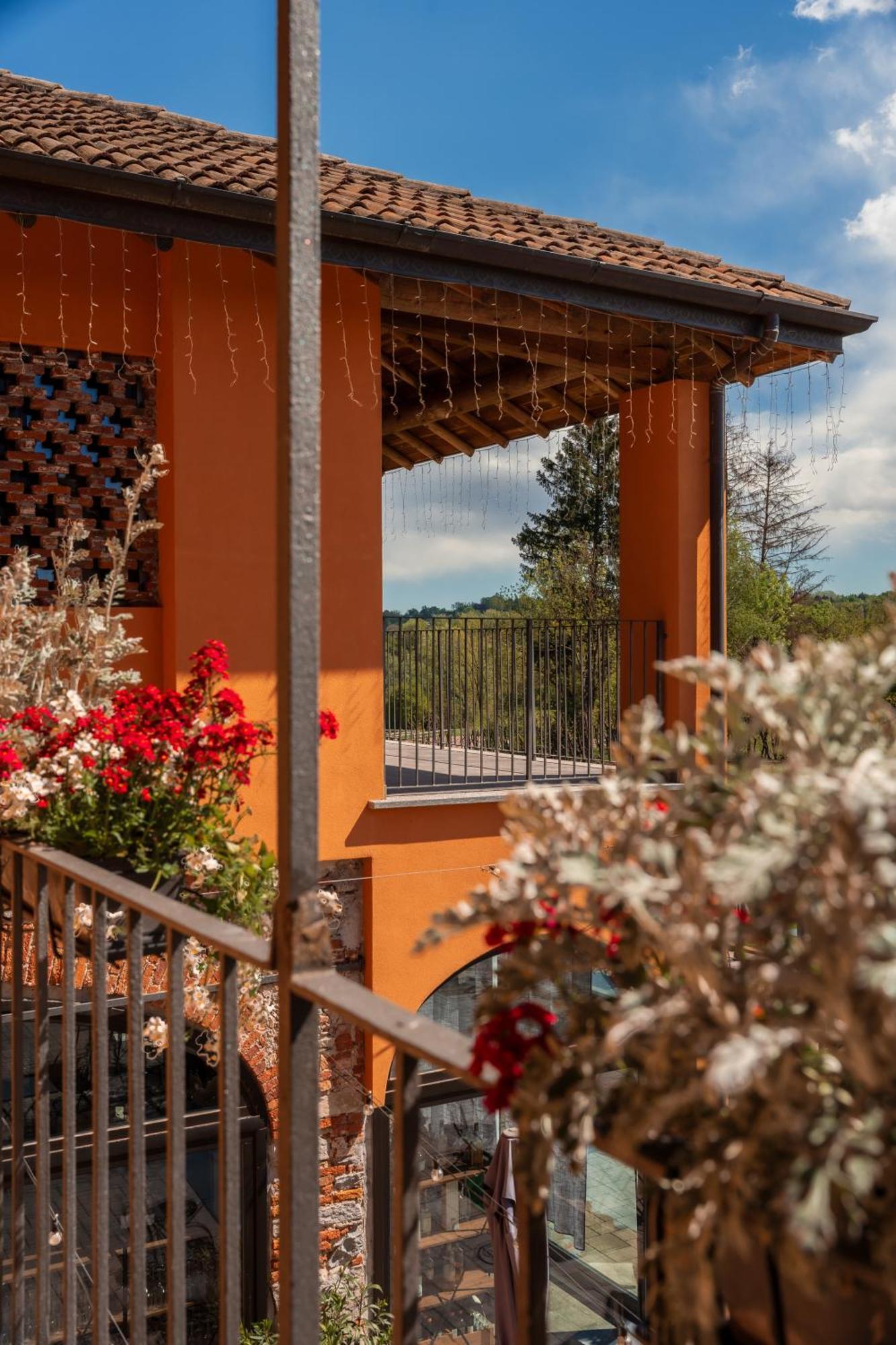 Equirelais Hotel Lomnago Exterior photo
