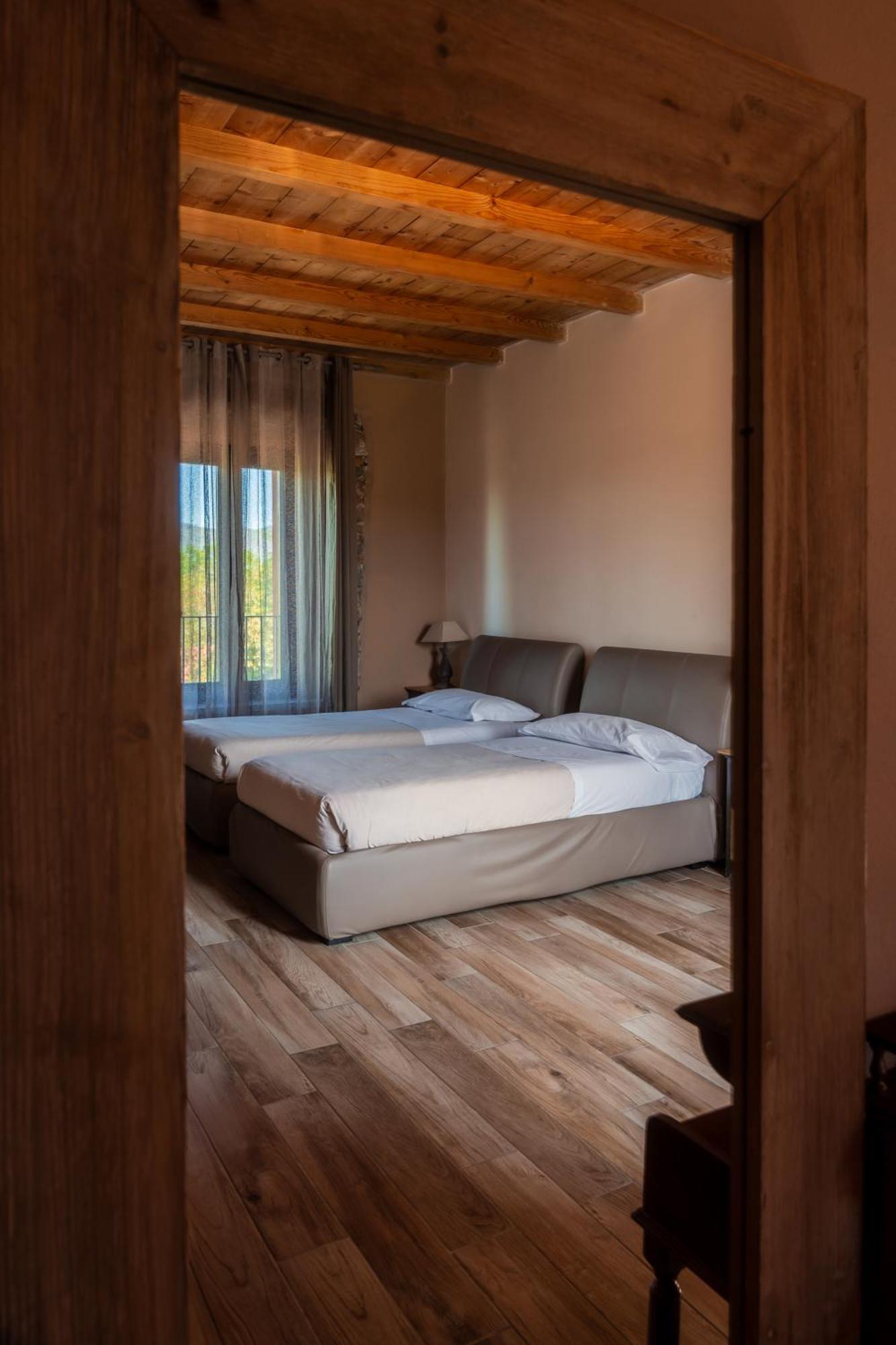 Equirelais Hotel Lomnago Exterior photo