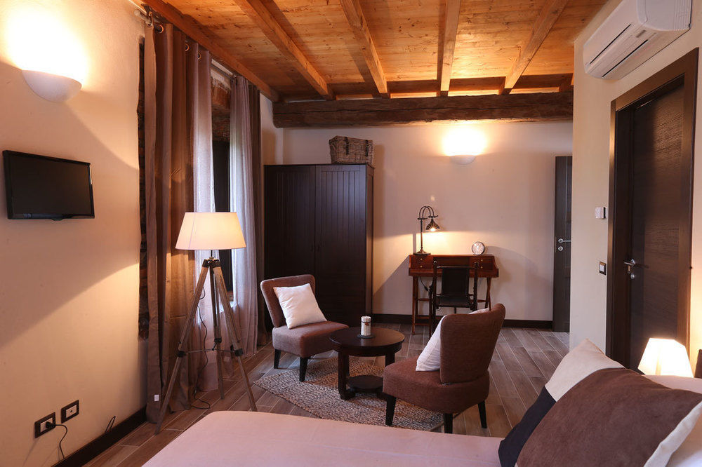 Equirelais Hotel Lomnago Exterior photo