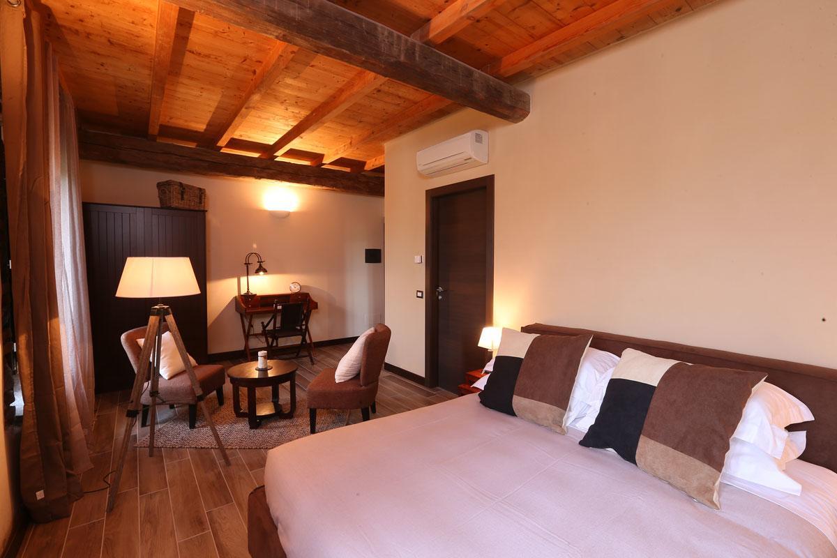 Equirelais Hotel Lomnago Exterior photo