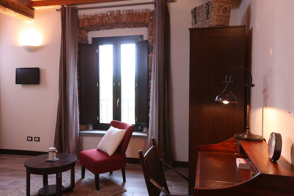 Equirelais Hotel Lomnago Exterior photo